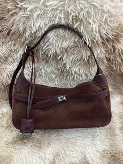 (Category: ) located in . Submitted by bagsandmanymanymore1 (Listing ID 1459539262, Image 1). Description: .