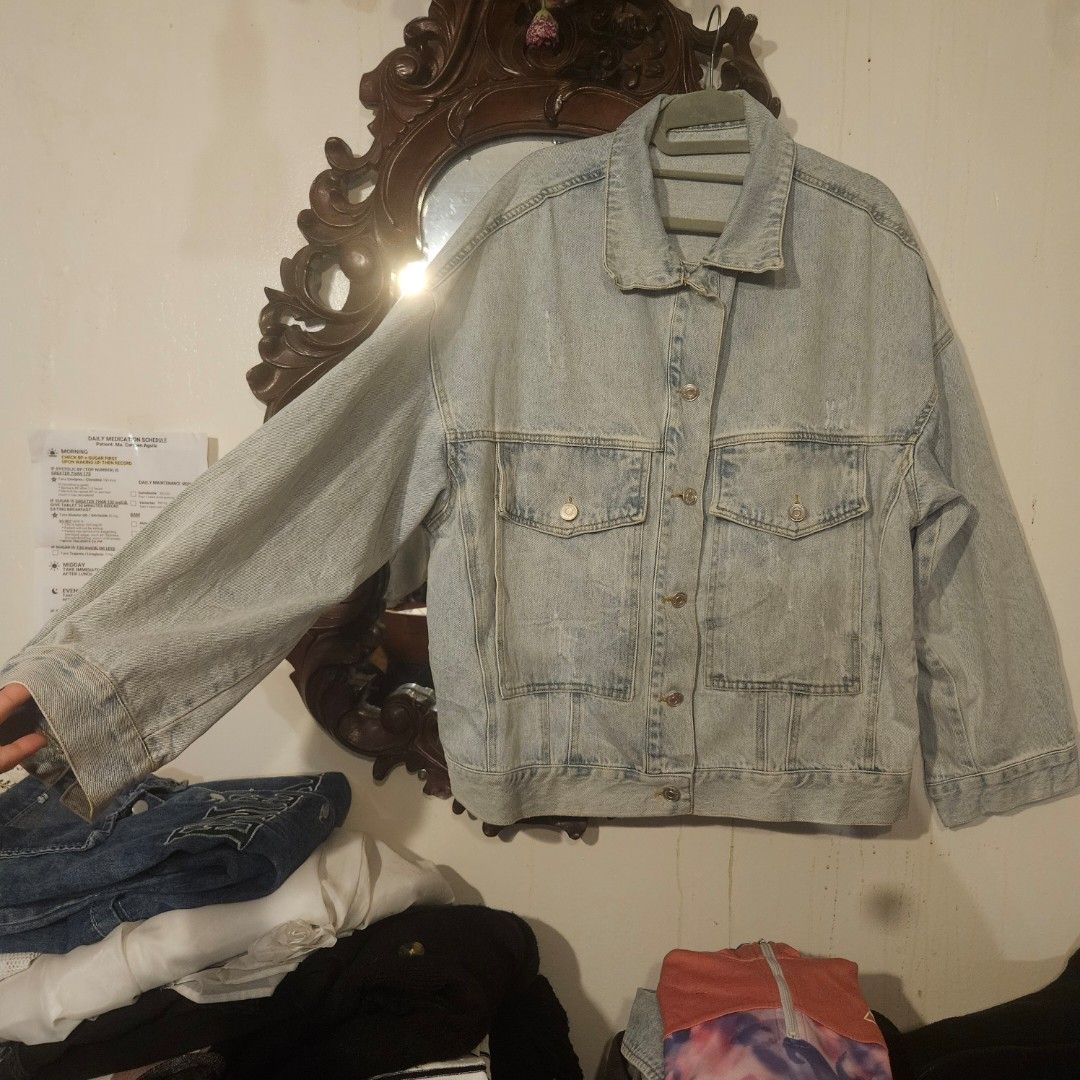 PRE-LOVED DENIM JACKETS — TWO VERY DIFFERENT VIBES! 💙 (Category: Coats, Jackets and Outerwear) located in Manila. Submitted by smartluxeph (Listing ID 1459514125, Image 2). Description: 💙 PRE-LOVED DENIM JACKETS — TWO VERY DIFFERENT VIBES! 💙 1️⃣ LIGHT WASH DENIM JACKET — ₱350 Size: XL 🤍 Soft light-wash denim with that cool, lived-in look 🤍 Relaxed, roomy cut — great for layering 🤍 Classic collar + button-down front 🤍 Two oversized chest fl