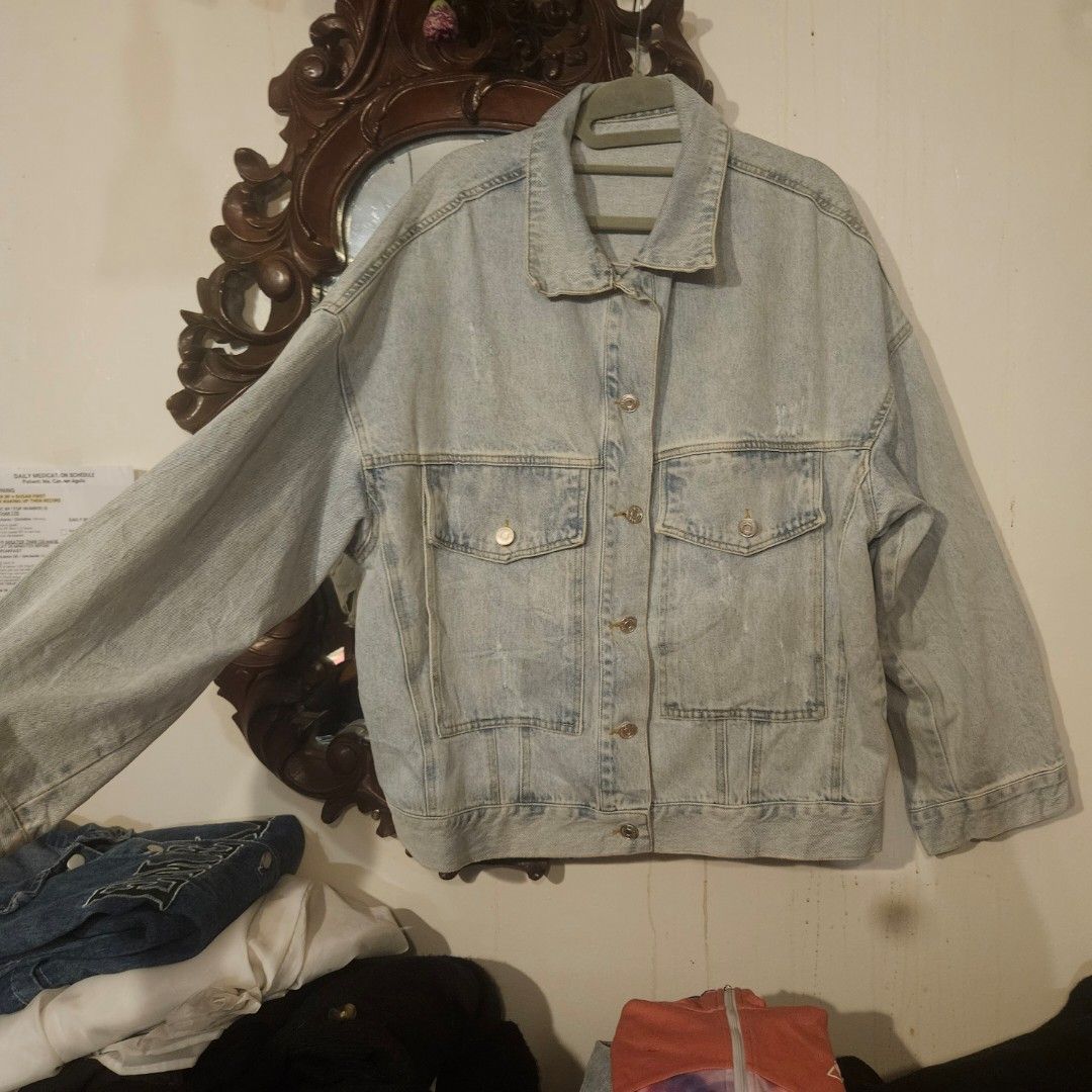 PRE-LOVED DENIM JACKETS — TWO VERY DIFFERENT VIBES! 💙 (Category: Coats, Jackets and Outerwear) located in Manila. Submitted by smartluxeph (Listing ID 1459514125, Image 3). Description: 💙 PRE-LOVED DENIM JACKETS — TWO VERY DIFFERENT VIBES! 💙 1️⃣ LIGHT WASH DENIM JACKET — ₱350 Size: XL 🤍 Soft light-wash denim with that cool, lived-in look 🤍 Relaxed, roomy cut — great for layering 🤍 Classic collar + button-down front 🤍 Two oversized chest fl