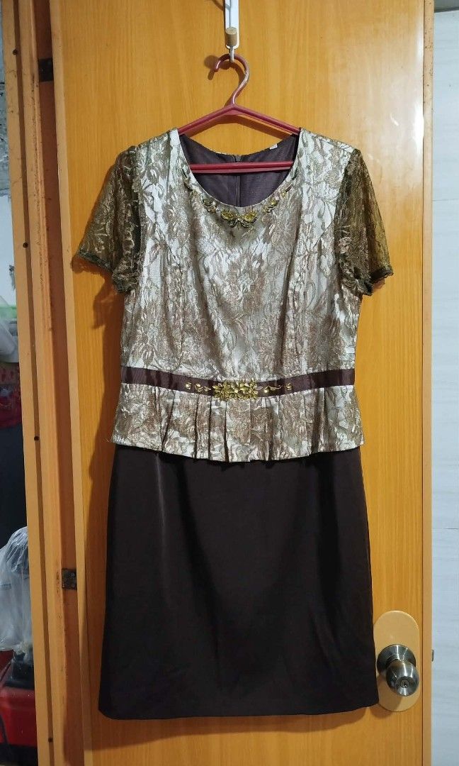 Preloved Dress Gold and Black (Category: Dresses) located in Manila. Submitted by cenasells (Listing ID 1459517448, Image 1). Description: Preloved ( like new) Size : Small to Med.