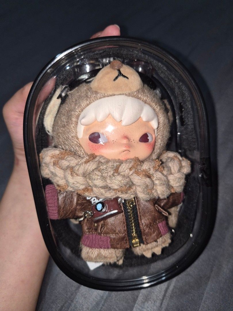 Pre-loved Hirono (Category: Designer & Blind Box Toys) located in Manila. Submitted by alexxprltz (Listing ID 1459577842, Image 3). Description: .