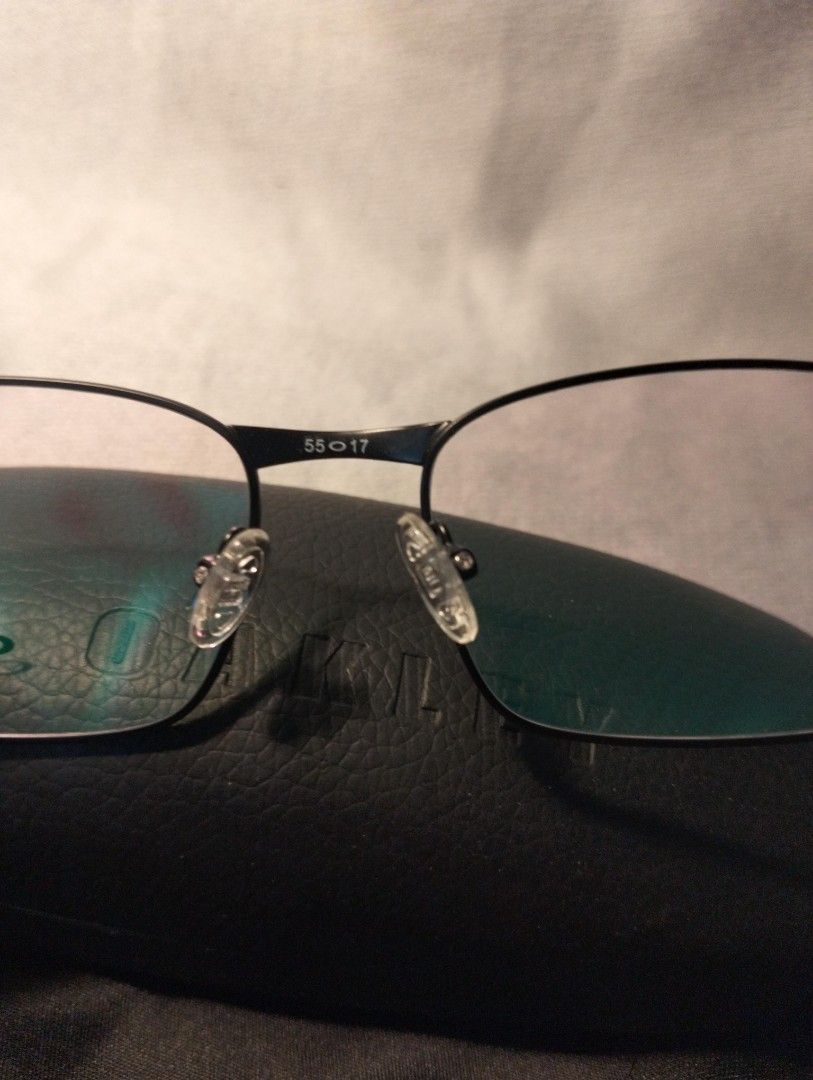 Prescription frame (Category: Vision Care) located in Malabon City. Submitted by tey-salao-8 (Listing ID 1459529918, Image 2). Description: Class A prescription frame please pm me for more details 😉🙏☝️.