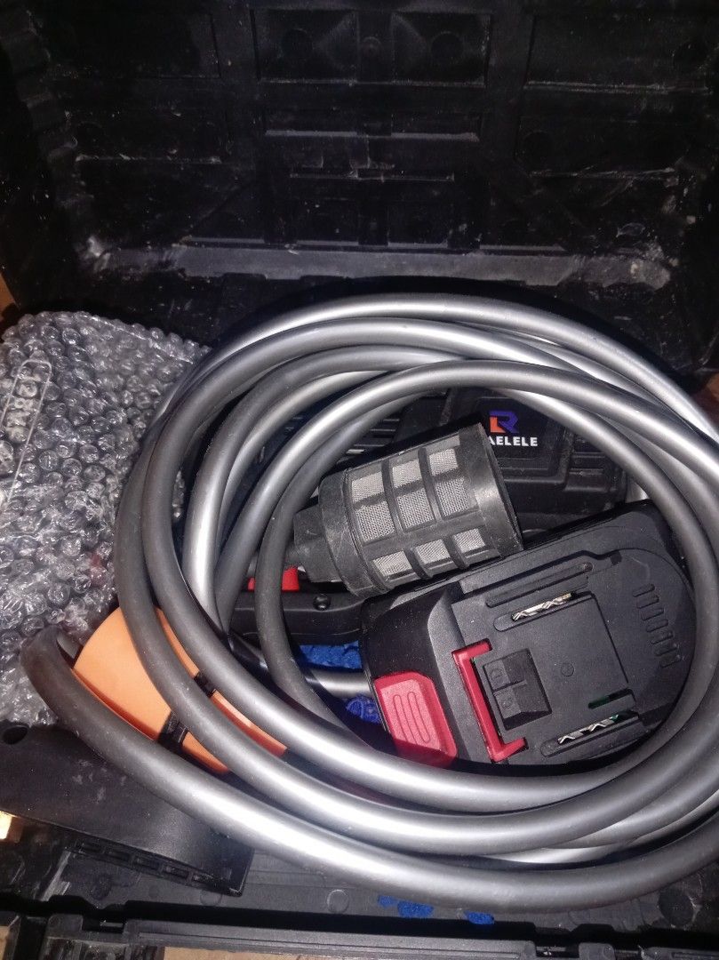 Pressure Washer (Category: Home Improvement Tools & Accessories) located in Cavite. Submitted by michaelcontadotomas28 (Listing ID 1459628083, Image 2). Description: Pressure Washer 2 batteries with Charger and Tool Box No issue All working 450 .