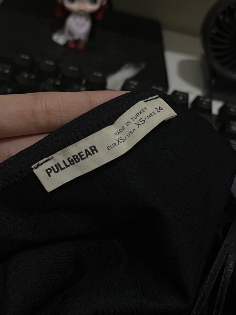 Pull & Bear Black Ruched Tube Top (Category: Others Tops) located in Quezon City. Submitted by declutter_chi (Listing ID 1459676056, Image 2). Description: Pull & Bear Black Ruched Tube Top - ruched sides so it snatches the waist - lightly used - originally bought for ₱895 - still has tag shipping: lalamove or flash express payment: gcash or paymaya feel free to reach out for more inquiries!.