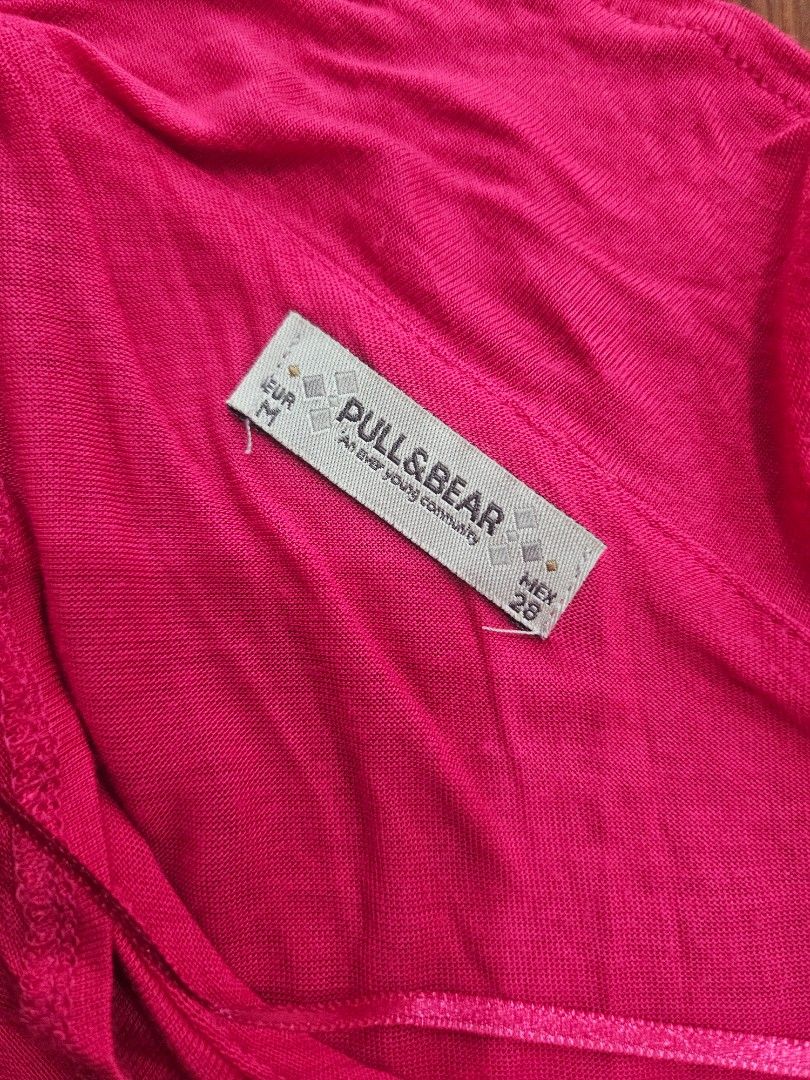 PULL & BEAR TOP (Category: Other Tops) located in Petaling Jaya. Submitted by angel1616 (Listing ID 1459531924, Image 2). Description: .