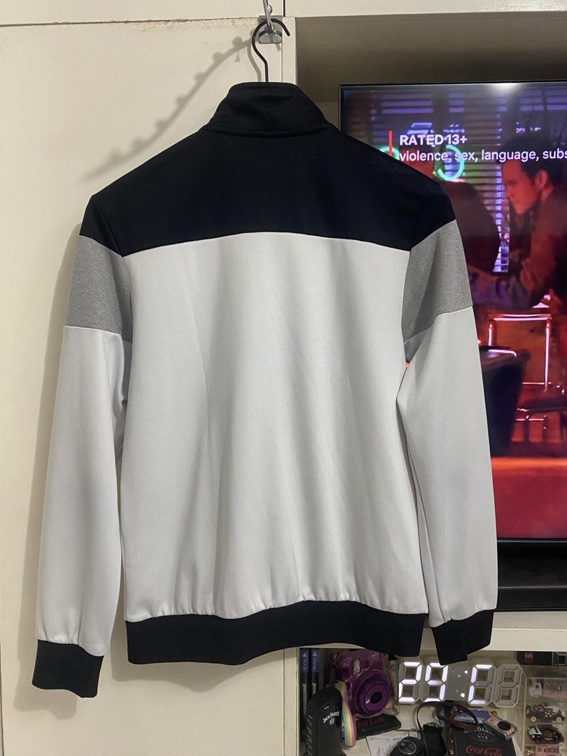 Puma track jacket (Category: Coats, Jackets and Outerwear) located in Santa Maria. Submitted by jordangail (Listing ID 1459556900, Image 2). Description: Puma Sports lifestyle Large on tag 21x27 Excellent Puller lang issue 9.9/10 Mine na Gcash Jnt God bless.