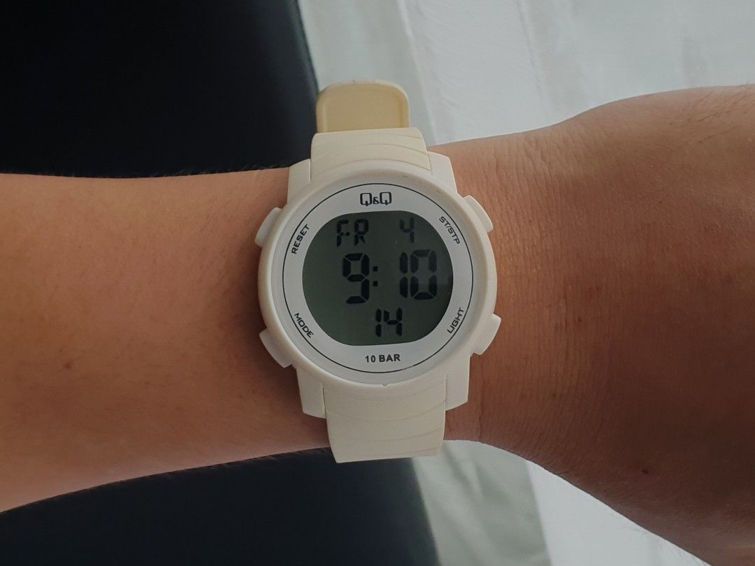 Q&Q Citizen Digital Watch (Category: Men's Watches) located in Quezon City. Submitted by WasalakTwo (Listing ID 1459608364, Image 1). Description: Bought in Japan Good working condition Clean and presentable Open for delivery nationwide.