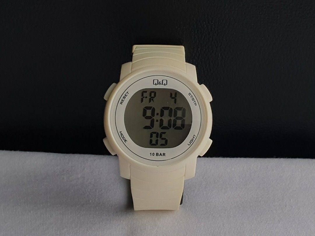 Q&Q Citizen Digital Watch (Category: Men's Watches) located in Quezon City. Submitted by WasalakTwo (Listing ID 1459608364, Image 3). Description: Bought in Japan Good working condition Clean and presentable Open for delivery nationwide.