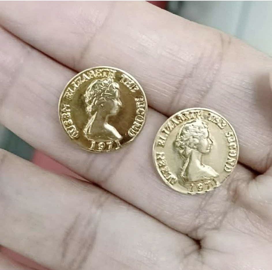 Queen Elizabeth 18K 1.2 grams (Category: Earrings) located in Taguig. Submitted by carol.ann (Listing ID 1459556284, Image 1). Description: .