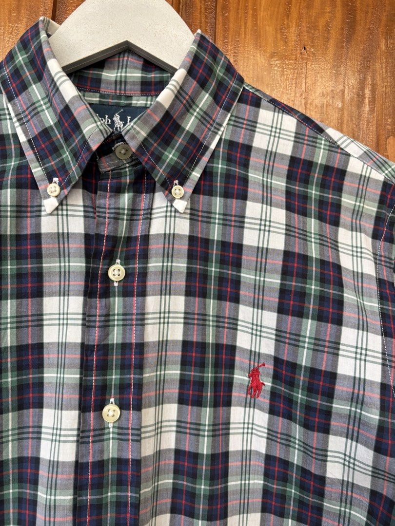 RALPH LAUREN BUTTON DOWN❤️ (Category: Luxury Apparel) located in Maasin. Submitted by chevyferna66833 (Listing ID 1459585500, Image 2). Description: RL BUTTON DOWN❤️ MEDIUM FITTING LENGTH 29 WIDTH 20 GOOD CONDITION MINE 800.