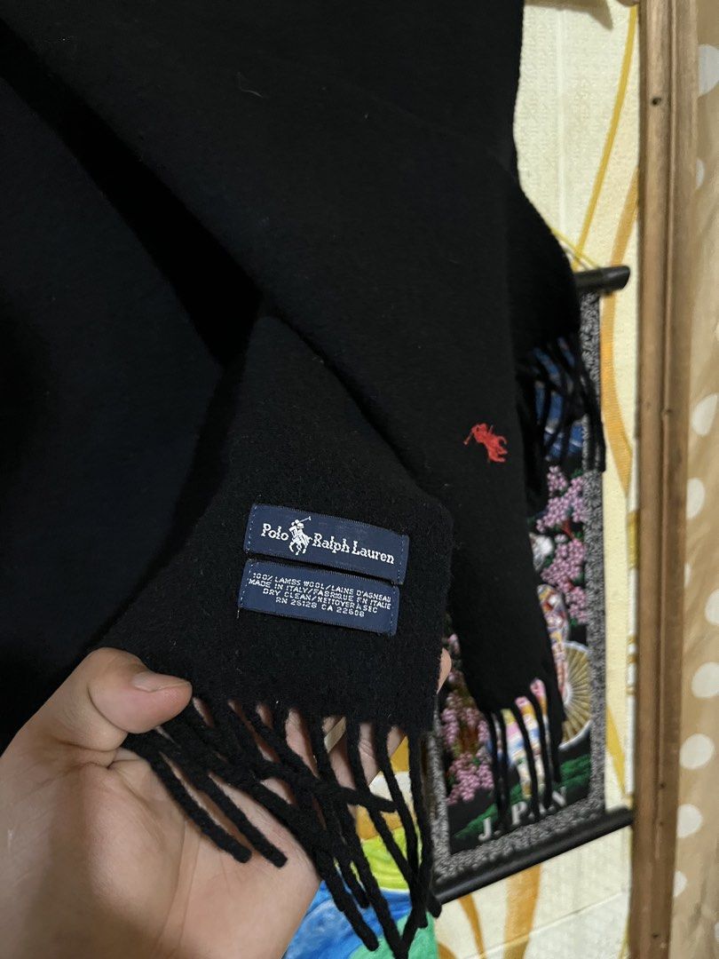 Ralph Lauren Wool scarf (Category: Scarves) located in Valencia. Submitted by bordzsthrift (Listing ID 1459648678, Image 3). Description: Exellent Condition No issue .