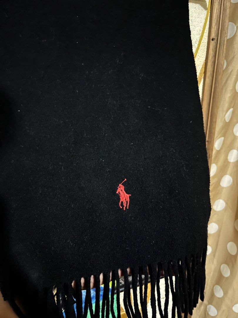 Ralph Lauren Wool scarf (Category: Scarves) located in Valencia. Submitted by bordzsthrift (Listing ID 1459648678, Image 2). Description: Exellent Condition No issue .