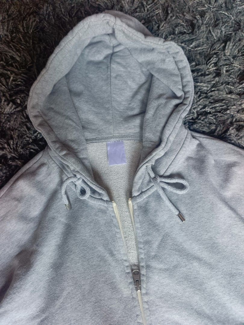 Random double zip Gray Jacket (Category: Coats, Jackets and Outerwear) located in Davao. Submitted by karlito. (Listing ID 1459551398, Image 3). Description: Width 24.5 Length 27 Issue:Lints CR 9.5/10 Excellent Condition Colors may vary due to camera quality and lighting..