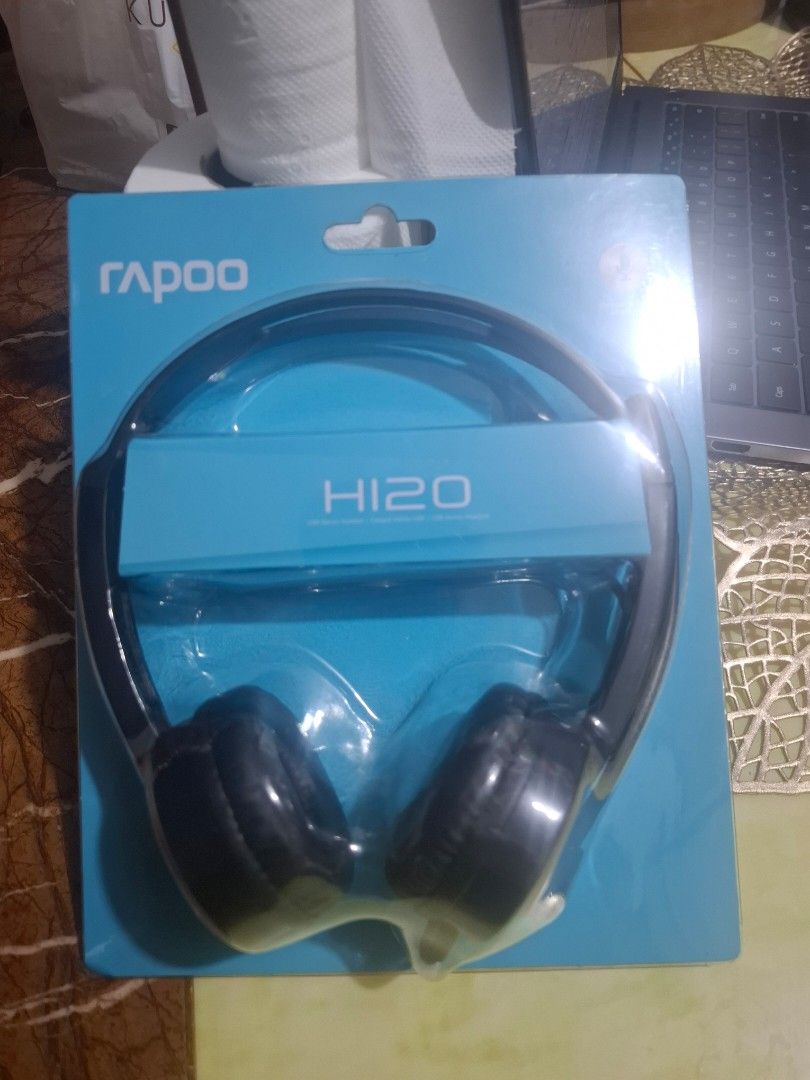 Rapoo H120 USB Stereo Headset Black (Category: Headphones & Headsets) located in Quezon City. Submitted by binzpriez (Listing ID 1459576441, Image 1). Description: - Rapoo H120 USB Stereo Headset - Color: Black - High-quality USB digital audio output - Noise-reduction microphone for clear calls - Comfortable to wear for extended use - Easy Plug and Play setup - Ideal for online calls, meetings, and music listening brand new, haven't opened.