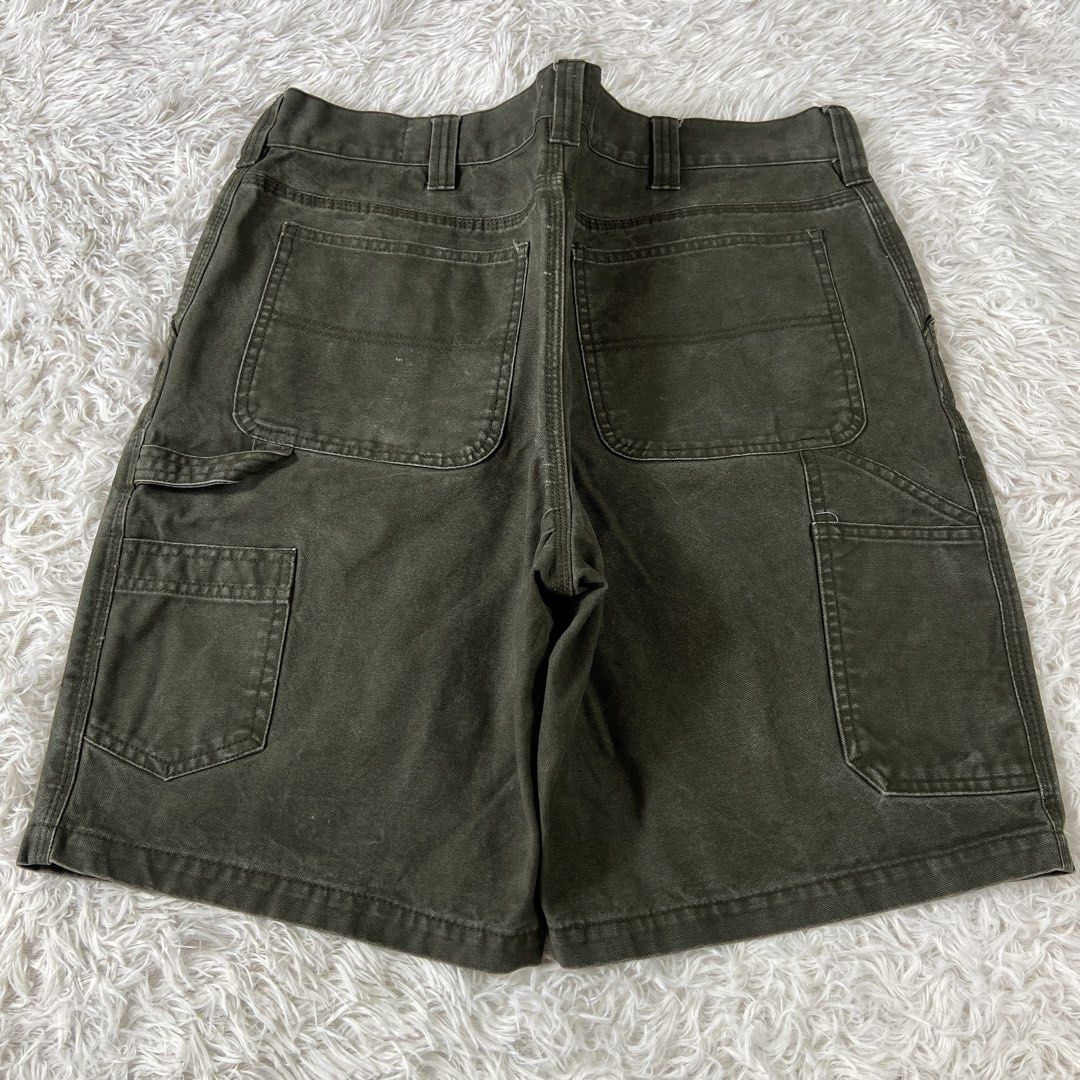 Rare Red Head Carpenter Short Moss in 36 (Category: Shorts) located in Naga. Submitted by rackstar4400 (Listing ID 1459598109, Image 2). Description: A proper workwear piece with a strong vintage feel. The Red Head Carpenter Short comes in a muted moss green color with the classic carpenter-style construction—easy to wear, durable-looking, and full of that old-school workwear character. The size 36 gives it a relaxed fit, especially when paired w