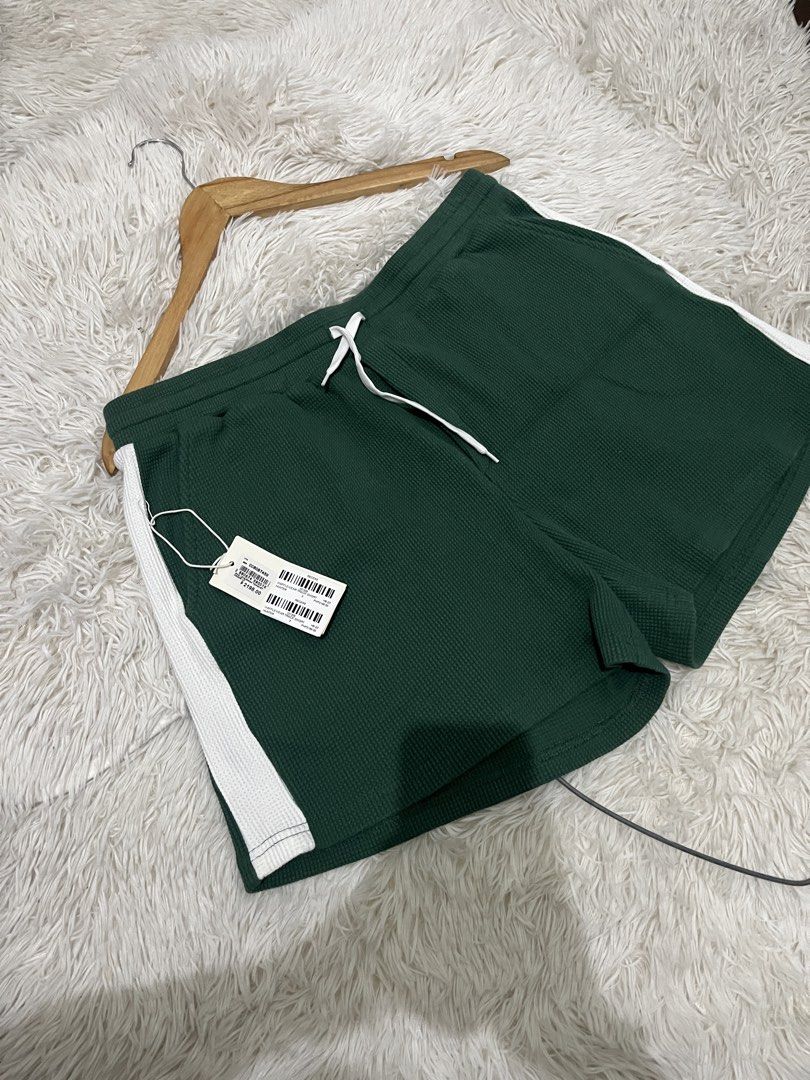 Recess Green Waffle Knit Pants Size 3 (Category: Other Bottoms) located in Manila. Submitted by janellecr38883 (Listing ID 1459629756, Image 2). Description: - Brand: Recess - Style: Green waffle knit pants - Size: 3 (29-31) - Features: Drawstring waist - Condition: Brand new with tags - Perfect for: Lounging or casual wear.