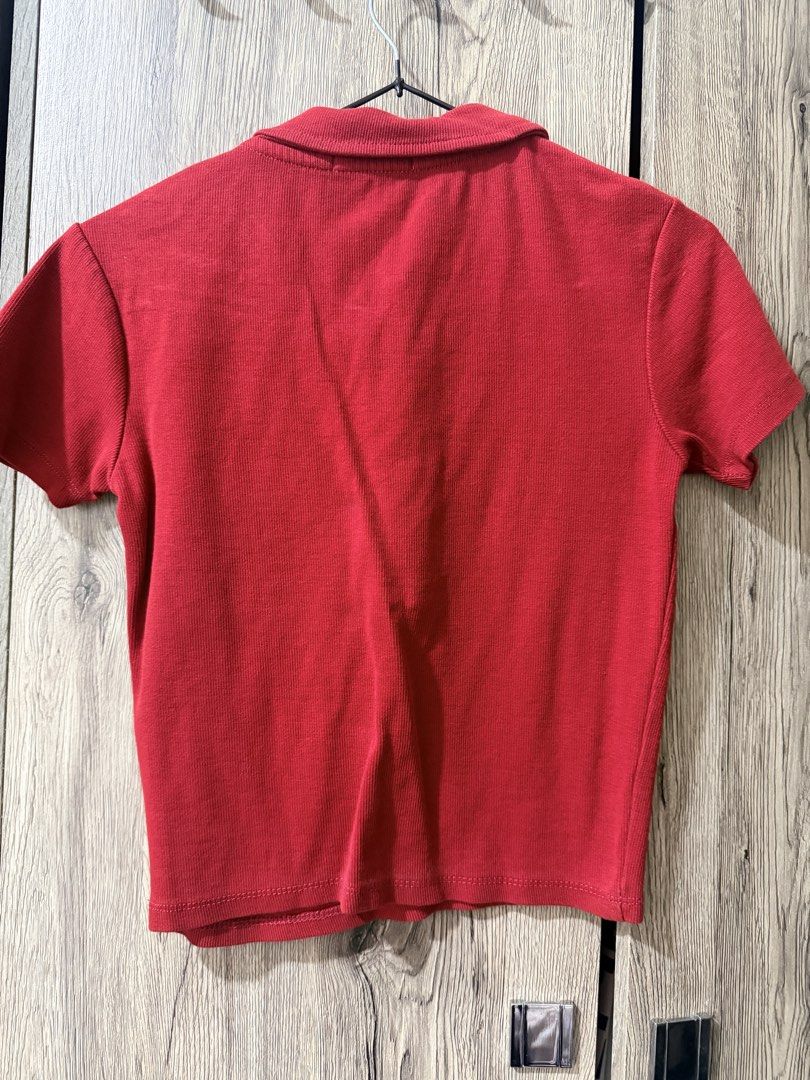Red Ribbed Collared Crop Top (Category: Blouses) located in Manila. Submitted by nicss09_ (Listing ID 1459570077, Image 2). Description: - Red ribbed crop top - Short sleeves.