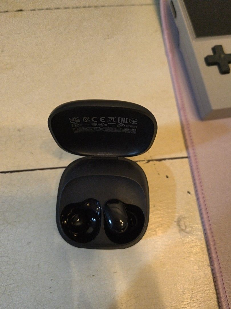 Redmi Black Earbuds Case (Category: Earphones) located in Manila. Submitted by royalearth.219 (Listing ID 1459602656, Image 3). Description: - Black Redmi earbuds case - Compact and portable design - Protects and charges your earbuds - Simple, no-fuss aesthetic - Ideal for everyday use - Compatible with Redmi earbuds ISSUE: One earphone i.