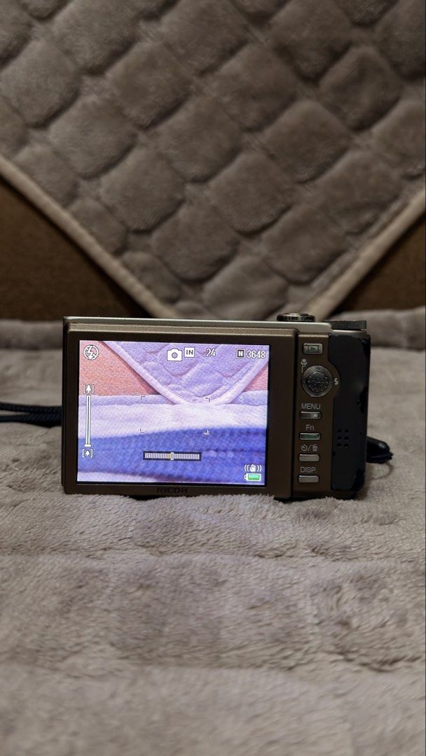 Ricoh R10 Negotiable (Category: Cameras) located in Manila. Submitted by decluttersss (Listing ID 1459498180, Image 3). Description: Selling Ricoh R10 unit and battery only. Battery pala is a replacement lang from orange app. Meetup so you can test it. If want niyo lalamove/grab, payment upfront..