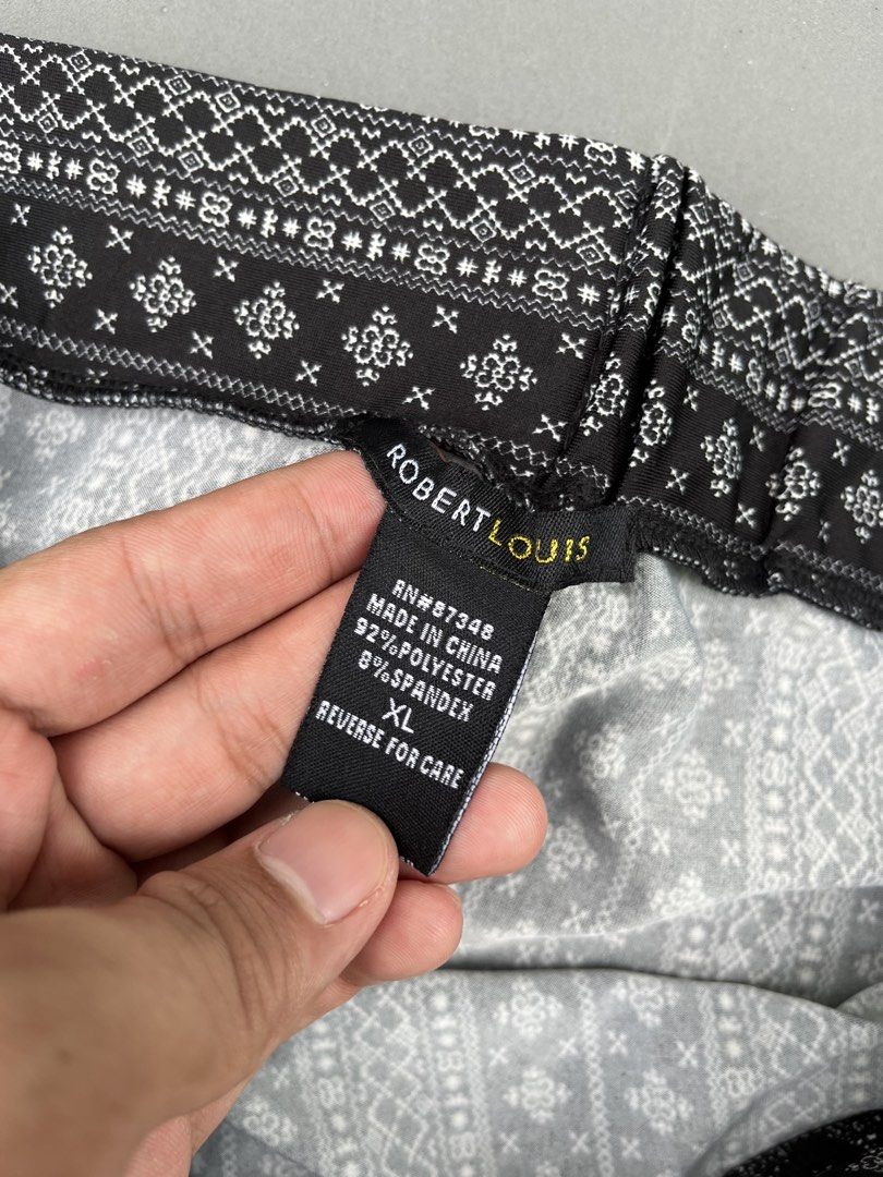 ROBERT LOUIS MAXI SKIRT (Category: Skirts) located in Quezon City. Submitted by kentstuff (Listing ID 1459638471, Image 3). Description: ROBERT LOUIS MAXI SKIRT Size XL On Tag Waist: 36-48 Length: 39 Condition: Excellent CR: 9.8/10 Issue: ❌.