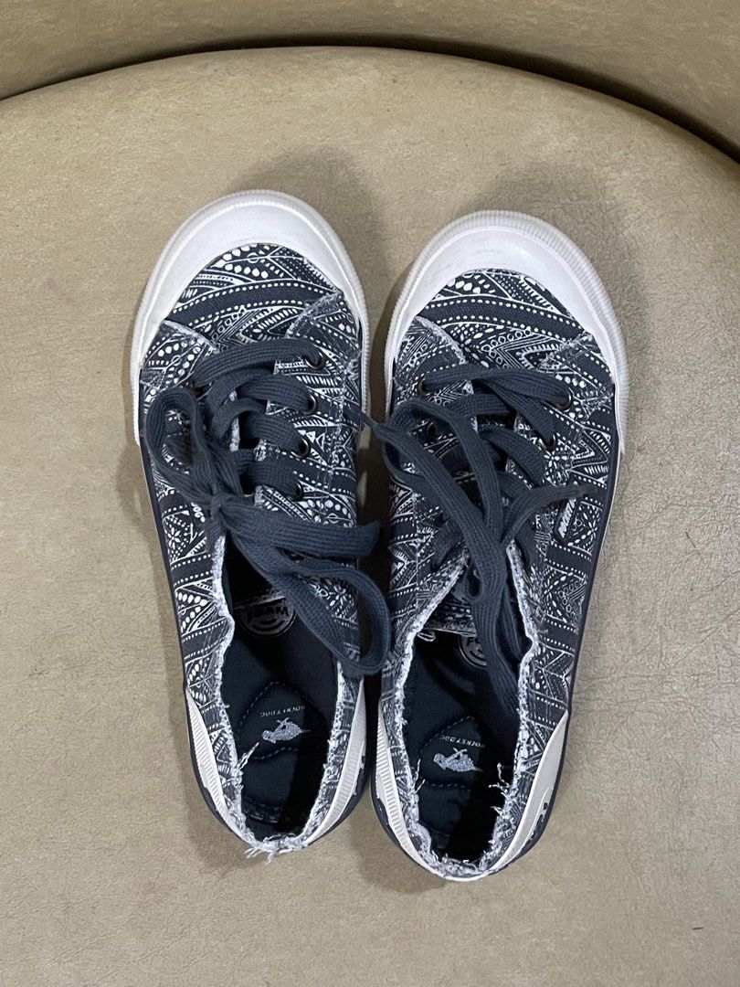 Rocket Dog Jazzin Canvas Sneakers (Category: Sneakers) located in San Jacinto. Submitted by lovedbylou.ph (Listing ID 1459617613, Image 3). Description: •best fits US 7 .