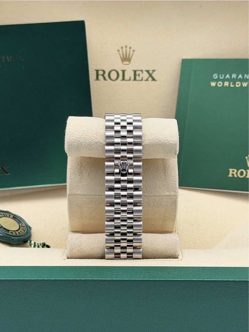 Rolex Datejust 36mm Pink Dial (Category: Luxury Watches) located in Manila. Submitted by timelesseleganceph (Listing ID 1459520046, Image 3). Description: Rolex Datejust 36mm Pink Dial Reference 116234 Size 36mm Dated Approx. 2009 V Series 18K WG Fluted Bezel In Pink Stick Dial On Continuous Super Jubilee Bracelet Comes with Watch & Box.