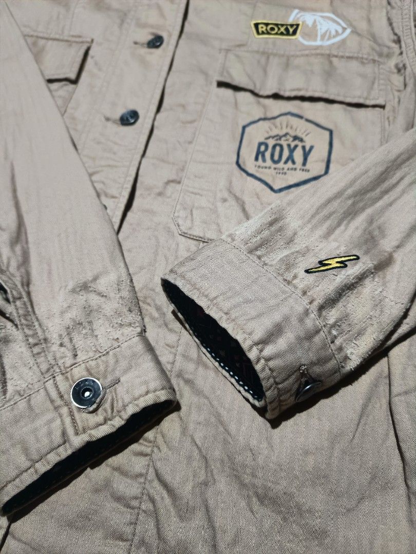 Roxy Brown Utility Jacket with Graphic Back (Category: Coats, Jackets and Outerwear) located in Zamboanga. Submitted by selldamn.vintage (Listing ID 1459673457, Image 2). Description: Roxy Utility Jacket Unisex Rugged Style dimension 21x26 Small - Large fitting.