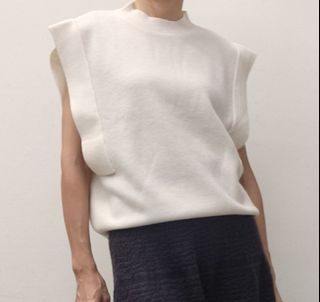 （分類：）位於 。 由 petit_luxury_closet 提交（商品編號 1459614917，圖片 1）。簡介： 。