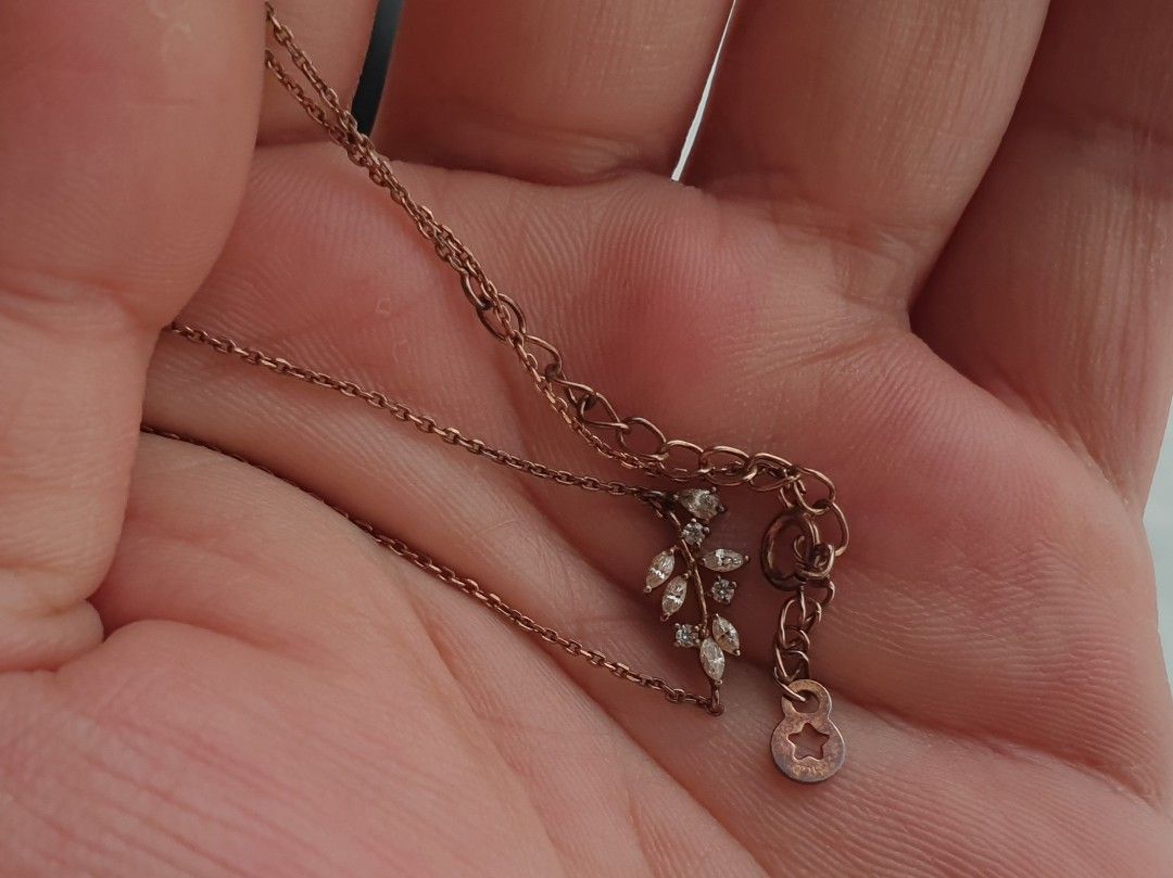 S925 Rosegold Leafy Vine Necklace (Category: Necklaces) located in Quezon City. Submitted by WasalakTwo (Listing ID 1459628538, Image 2). Description: Bought in Korea High quality Goodcondition 40cm to 45cm Open for delivery nationwide.