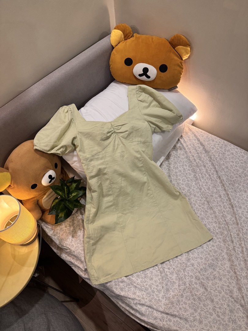Sage Green puff mini dress (Category: Dresses) located in Makati City. Submitted by lemon4444 (Listing ID 1459600900, Image 1). Description: best fit medium cute ng kulay and simple design lang.