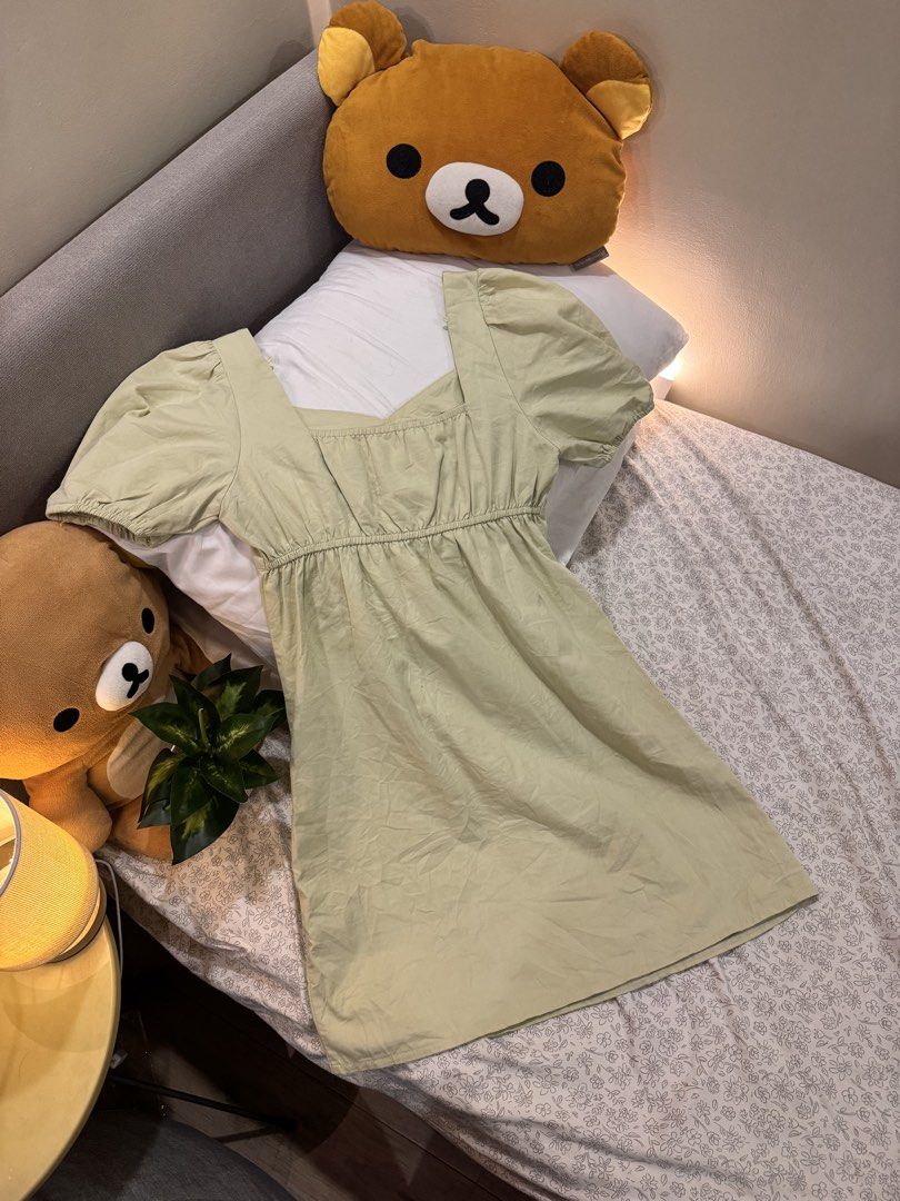 Sage Green puff mini dress (Category: Dresses) located in Makati City. Submitted by lemon4444 (Listing ID 1459600900, Image 2). Description: best fit medium cute ng kulay and simple design lang.
