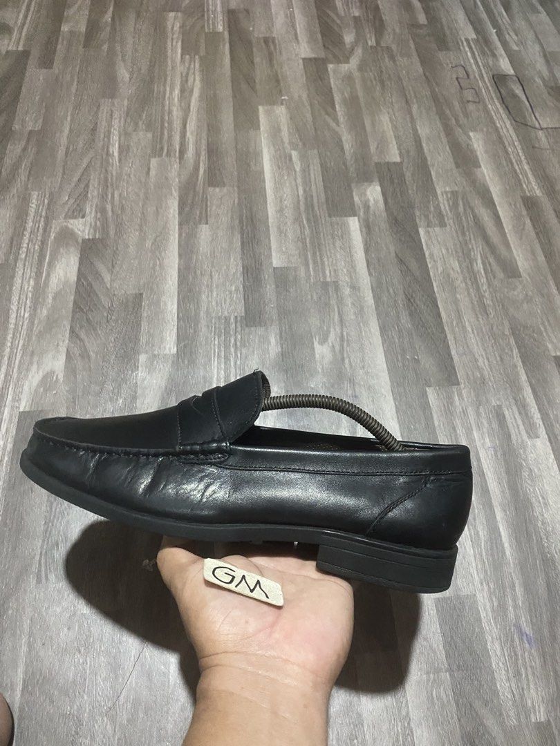 Salt and Chocolate Loafers (Category: Dress Shoes) located in Cebu City. Submitted by freemoon.b85e0c (Listing ID 1459629654, Image 1). Description: Salt and Chocolate Loafers Legit/Slightly used Size 8.5 us mens Price 1350 plus sf Good condition.