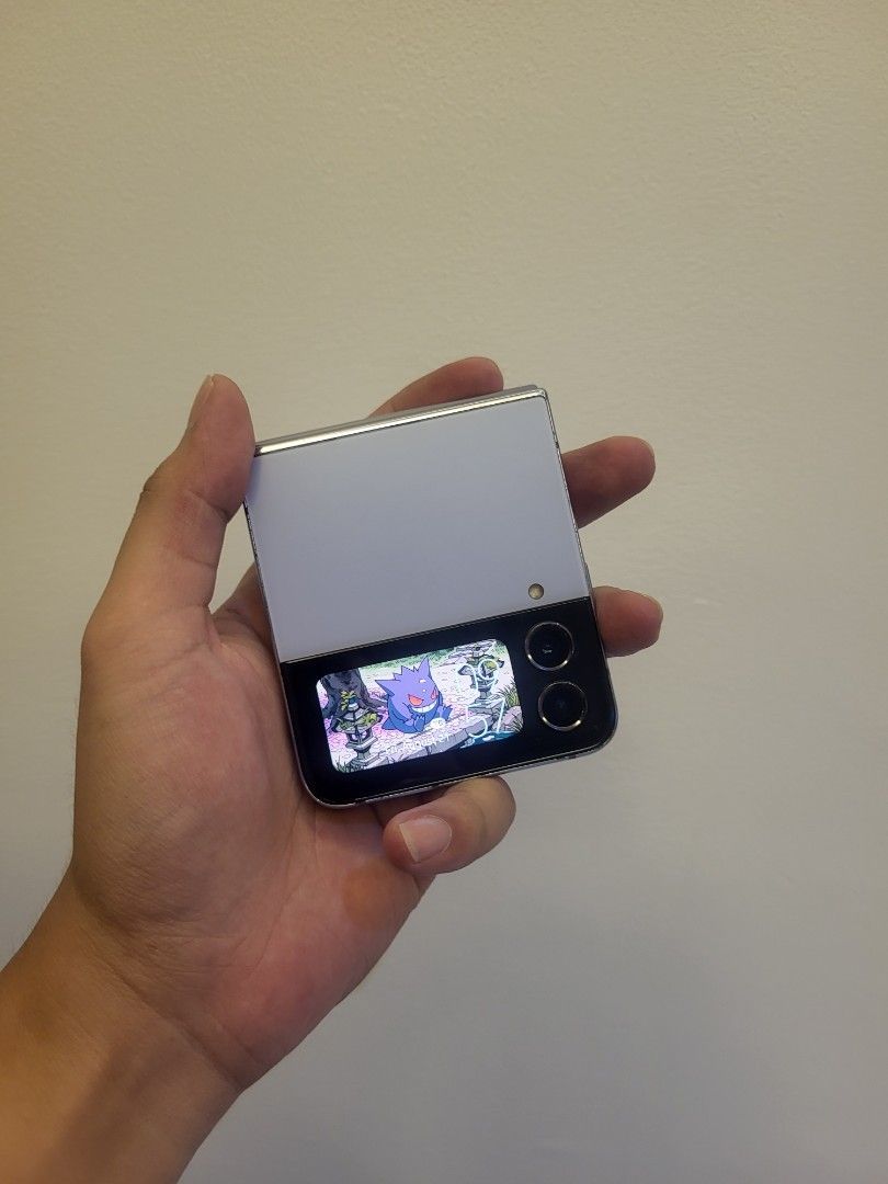 Samsung z flip 4 (Category: Samsung) located in Manila. Submitted by cosmicstone-a2a (Listing ID 1459496936, Image 2). Description: Swap or sale Samsung z flip4 No lines, no blackspot, no amoled burn 8gb ram 128gb rom Snapdragon 8+ gen 1 All working Issue sign of usage in hinge see pic Unit case only.