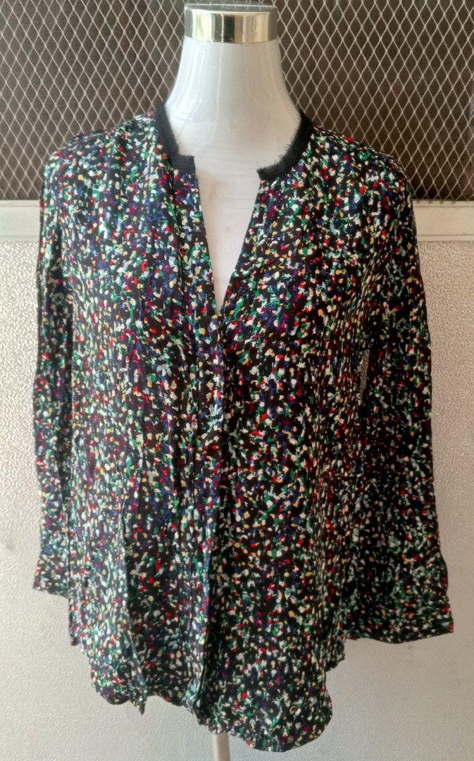 Sandro Paris Black Floral Print Sheer Back Blouse (Category: Blouses) located in Cebu City. Submitted by violacloset (Listing ID 1459493682, Image 1). Description: Measurements: length : 25 in width : 19 1/2 in.