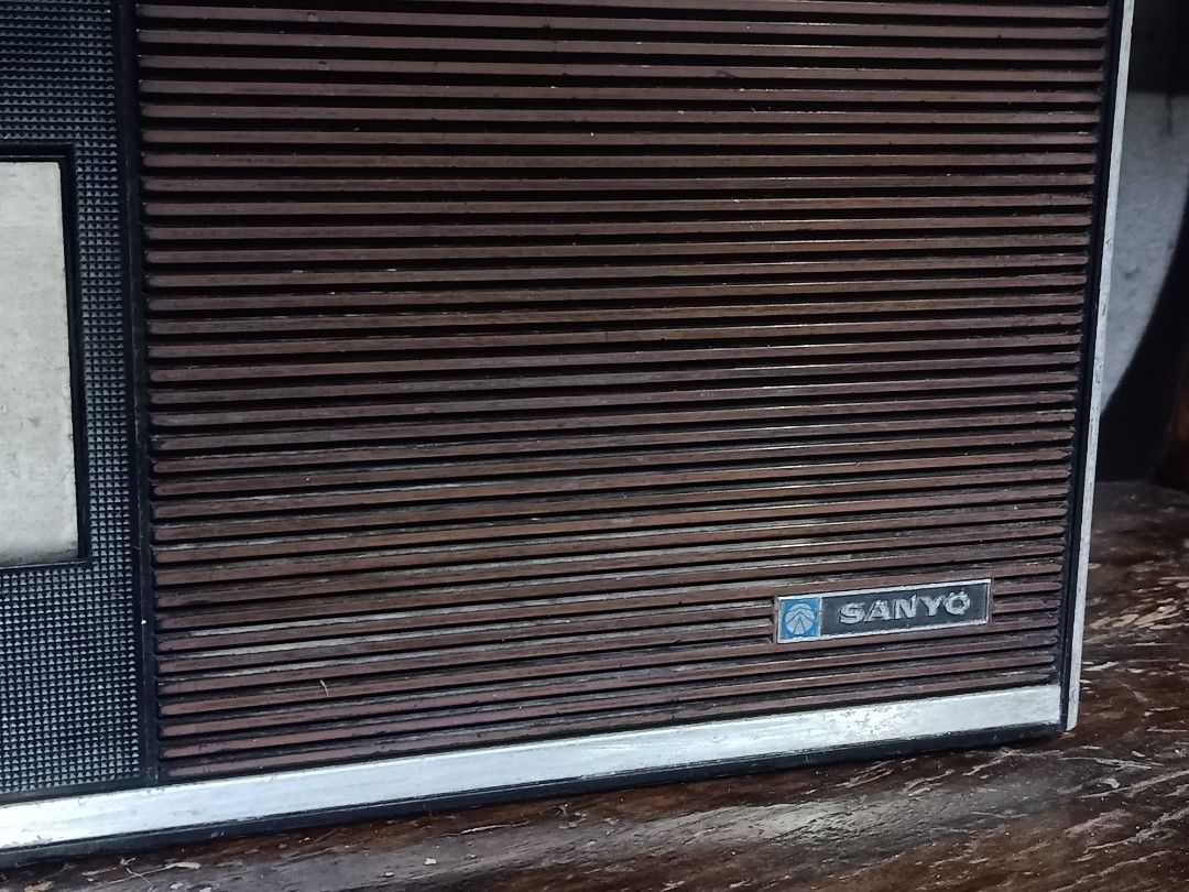 Sanyo vintage Radio transistor (Category: Portable Audio Accessories) located in Las Pinas. Submitted by quick_deals_great_finds2 (Listing ID 1459619500, Image 2). Description: Vintage 70s Radio working speaker ok Cassette not working.