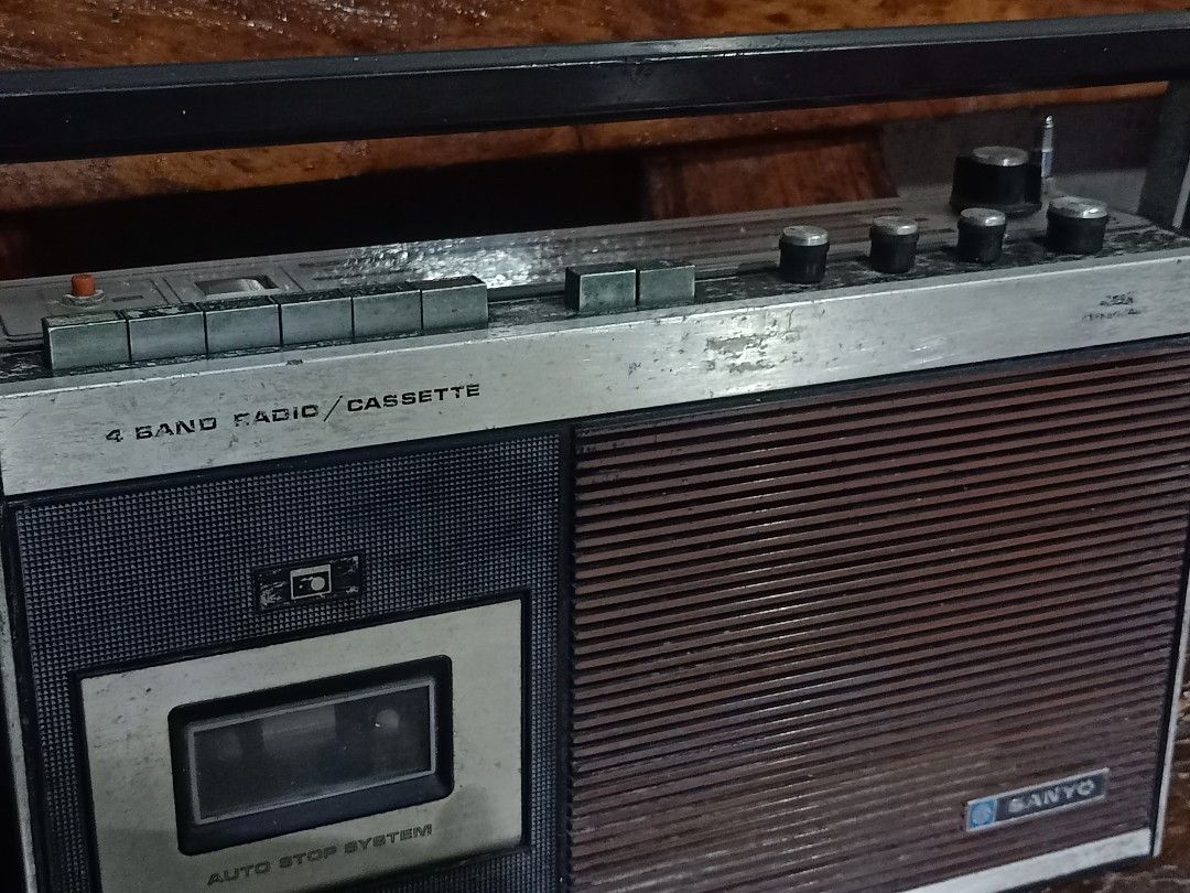 Sanyo vintage Radio transistor (Category: Portable Audio Accessories) located in Las Pinas. Submitted by quick_deals_great_finds2 (Listing ID 1459619500, Image 3). Description: Vintage 70s Radio working speaker ok Cassette not working.