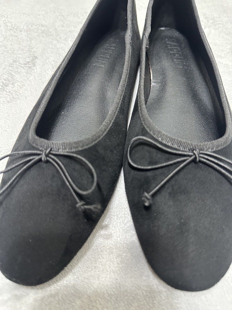SAPPUN Anshley Ribbon Flats (1cm) (Category: Flats & Sandals) located in Quezon City. Submitted by SomeThingsMustGo.ph (Listing ID 1459518546, Image 2). Description: Brand New SAPPUN Anshley Ribbon Flats (1cm) Size 8 ₱1,800 📍Novaliches l, Qc.