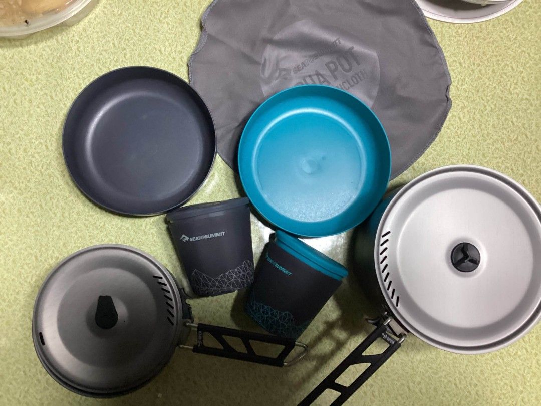 Sea to Summit Alpha Set 2.2 Compact Cook System (Category: Cookware & Accessories) located in Muntinlupa City. Submitted by cjcalcifier (Listing ID 1459575513, Image 3). Description: - Sea to Summit Alpha Set 2.2 - Compact 2-person cook system - Includes: 2 pots, 2 mugs, 1 DeltaLight bowl - Pots made of durable hard-anodized aluminum - Pots nest together for easy, compact storage - Lightweight and durable, perfect for camping and backpacking - Co
