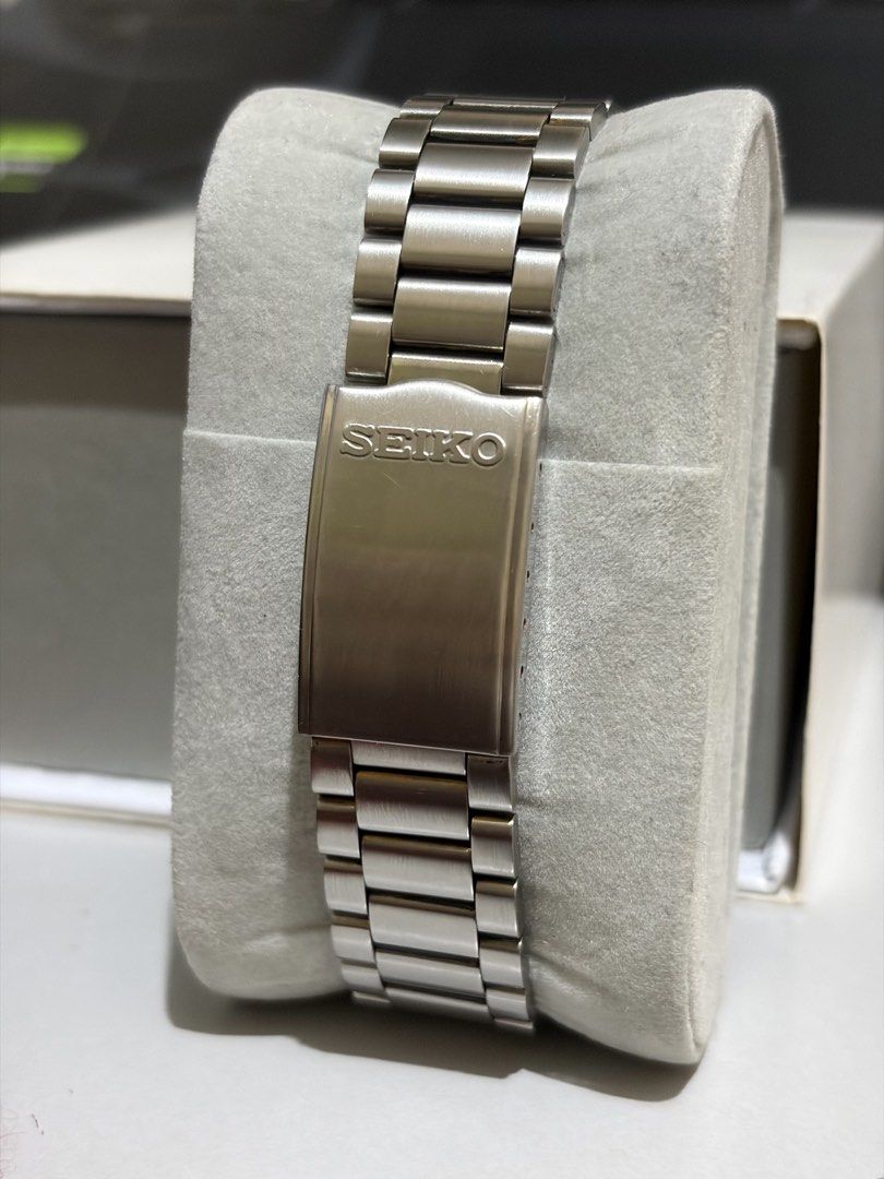 SEIKO 5 SNXS81K1 (Category: Men's Watches) located in Manila. Submitted by labraquelo57009 (Listing ID 1459592075, Image 3). Description: SEIKO 5 SNXS81K 3800 php 🏷️ - SLIGHTLY NEGOTIABLE/FAST DEAL - Serial number 562194 - Lightly used - Movement 7S26 Auto - case size 37mm - PRE OWNED - Replacement box - no manual cards Sta Mesa Manila📍 Feel free to pm.