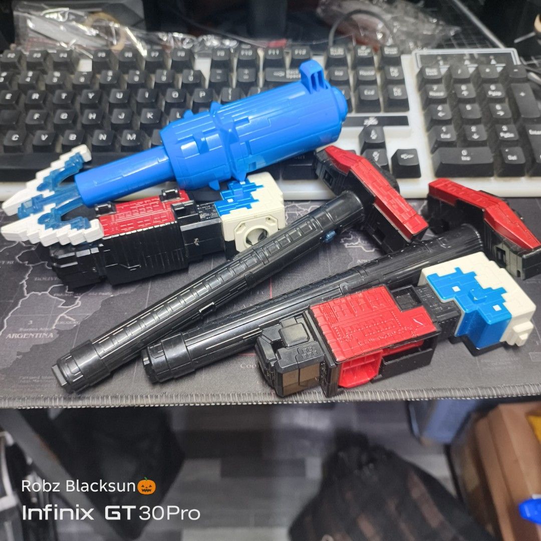 Sentai parts (Category: Designer & Blind Box Toys) located in Tanza. Submitted by robzblacksun (Listing ID 1459513911, Image 1). Description: Cube whale parts.