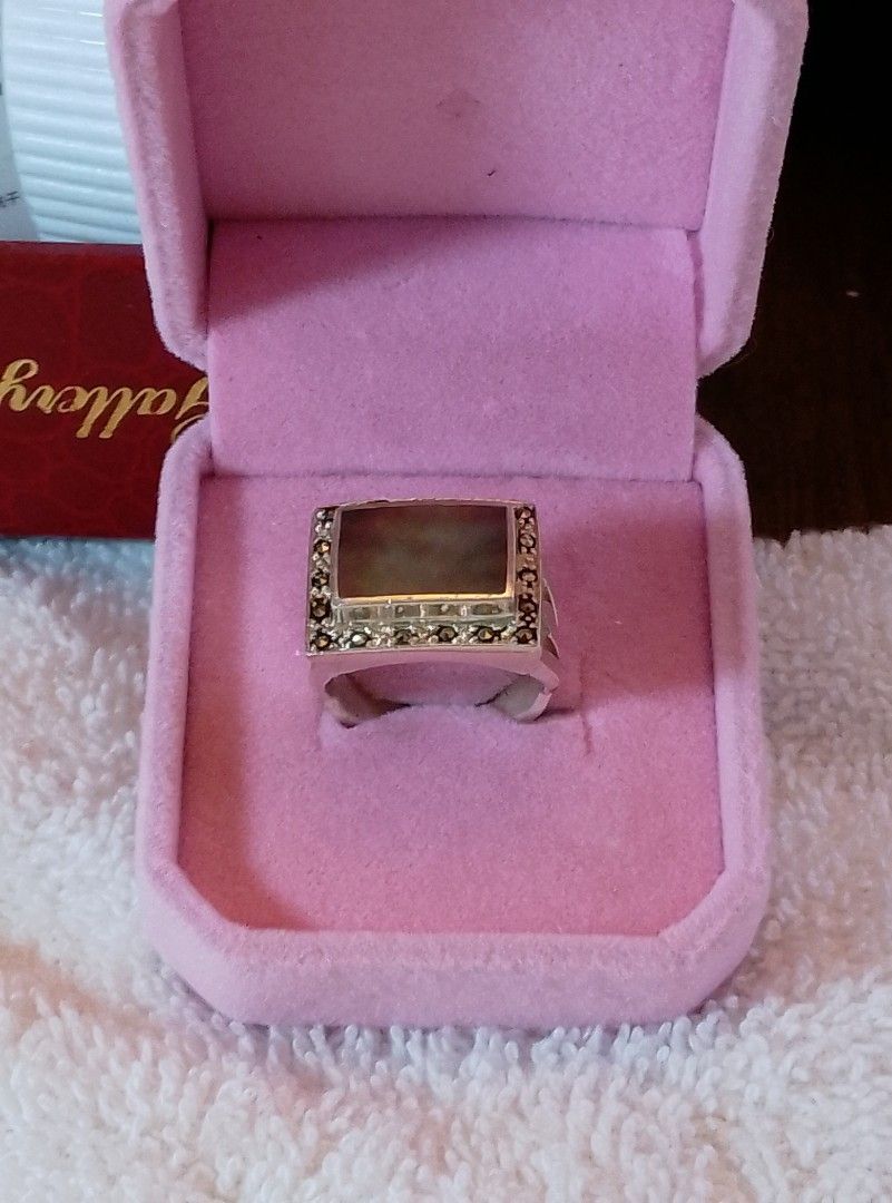 Sept5C Art Deco rectangular abalone shell center ster silver ring sz7 (Category: Rings) located in Antipolo. Submitted by treasure.keeper (Listing ID 1459686685, Image 2). Description: vintage art deco piece of an abalone ring ster silver size 7 plus no return no exchange.