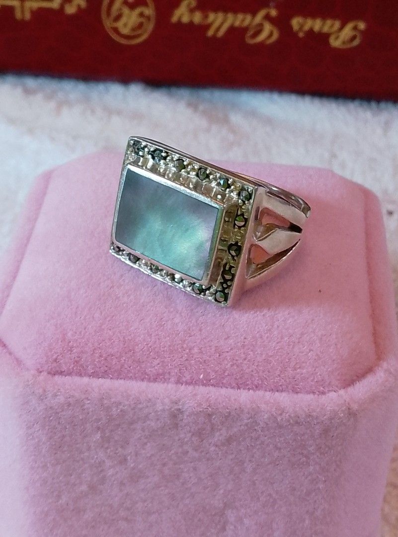Sept5C Art Deco rectangular abalone shell center ster silver ring sz7 (Category: Rings) located in Antipolo. Submitted by treasure.keeper (Listing ID 1459686685, Image 1). Description: vintage art deco piece of an abalone ring ster silver size 7 plus no return no exchange.