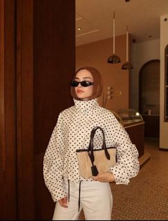 (Category: ) located in . Submitted by mywardrobetobeyours (Listing ID 1459565889, Image 1). Description: .