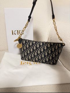 （分類：）位於 。 由 estherrr__ 提交（商品編號 1459556350，圖片 1）。簡介： 。