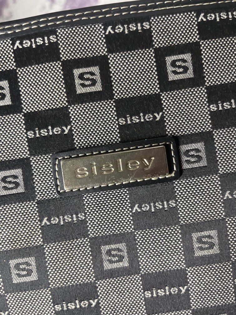 Sisley Tote Shoulder Bag PHP700 (Category: Luxury Bags & Wallets) located in Pasig City. Submitted by ragemrage (Listing ID 1459561126, Image 2). Description: Lightly used RFS: declutter Message me for more pictures.