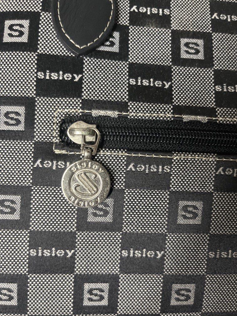 Sisley Tote Shoulder Bag PHP700 (Category: Luxury Bags & Wallets) located in Pasig City. Submitted by ragemrage (Listing ID 1459561126, Image 3). Description: Lightly used RFS: declutter Message me for more pictures.