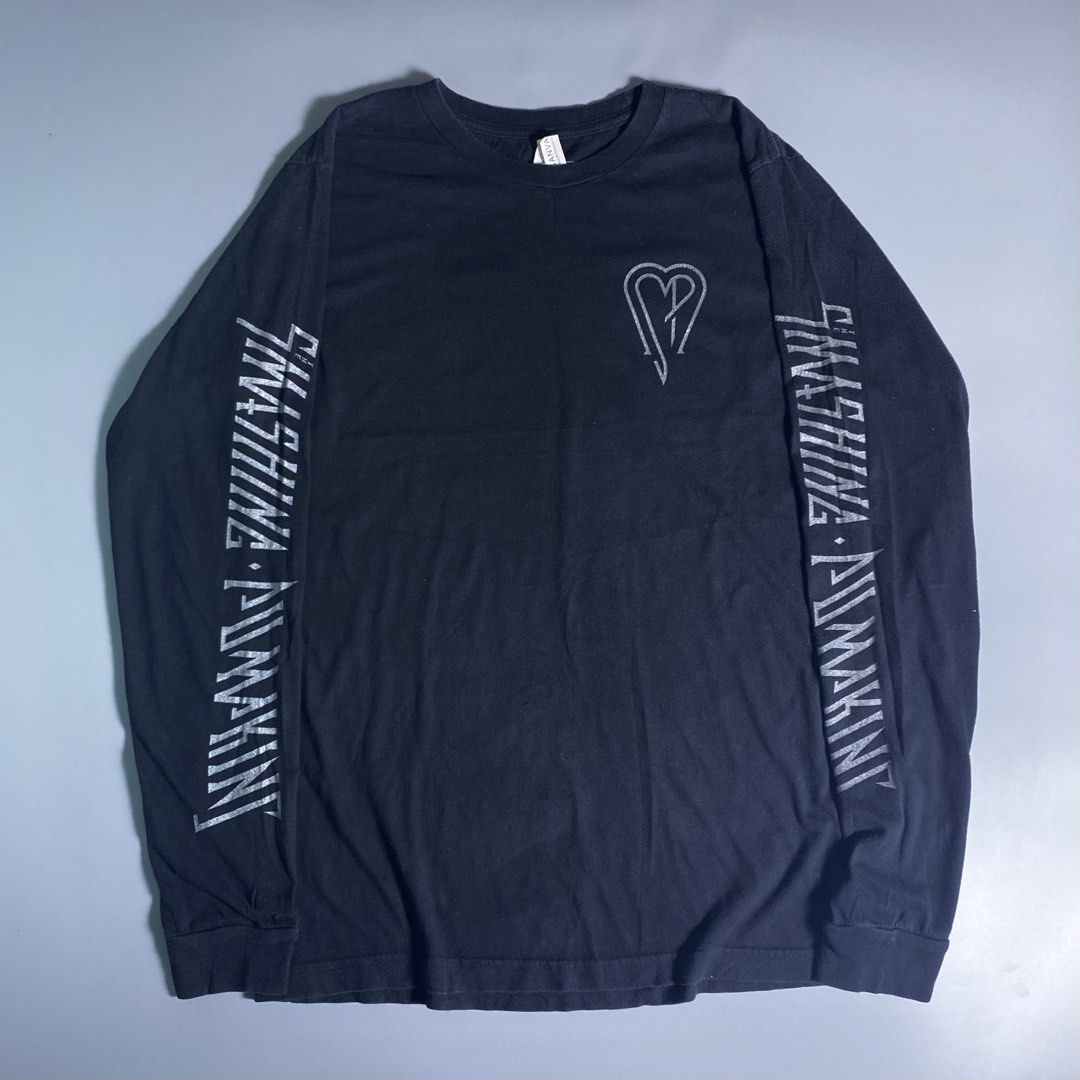 Smashing Pumpkins 2018 Tour Longsleeves (Category: Coats, Jackets and Outerwear) located in Manila. Submitted by knives.finds (Listing ID 1459677082, Image 2). Description: Smashing Pumpkins 19.5 x 27 NO ISSUES 550 +SF.