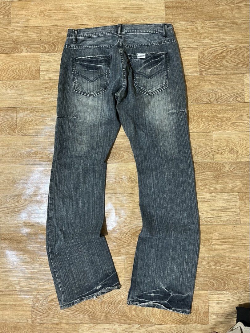 Solberry flared distressed denim jeans (Category: Jeans) located in Zamboanga. Submitted by alterramz08 (Listing ID 1459622793, Image 2). Description: Solberry flared distressed denim jeans Size 34 Length 41 Thigh 12 Leg Opening 9 Verygood Condition Price :1,000Pesos.
