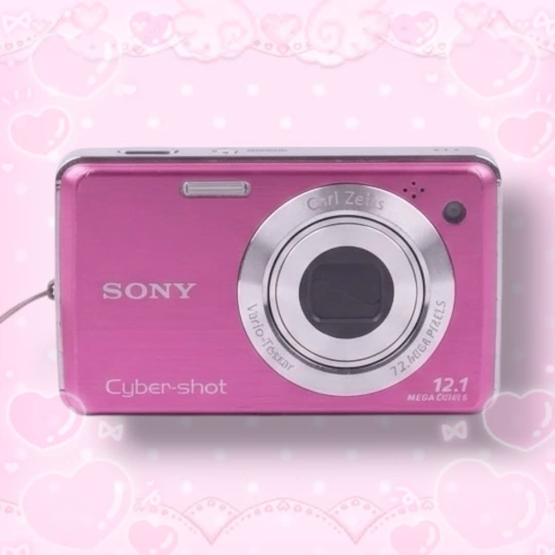 (DON'T KNOW IF WORKING. EITHER NEED I-FIX OR CHANGE BATTER.) Sony Cyber-shot 12.1 MP Pink Digital Camera (Category: Cameras) located in Leyte. Submitted by bunsantique (Listing ID 1459545171, Image 2). Description: ༘⋆₊ [◉¯] .𖥔 ݁ ˖ 🎥᜔꫶໋݊˖࣪ꥈ࿐ Sony Cyber-Shot 12.1 Mega Pixels Y2K camera mine: 200 pesos + SF ⌞ automatically yours! ⌝ .. ݁₊ 🎞 ݁˖ . ݁ used. .. ݁₊ 🎞 ݁˖ . ݁ comes with it’s original cord. .. ݁₊ 🎞 ݁˖ . ݁ for parts or can be fixed. .. ݁₊