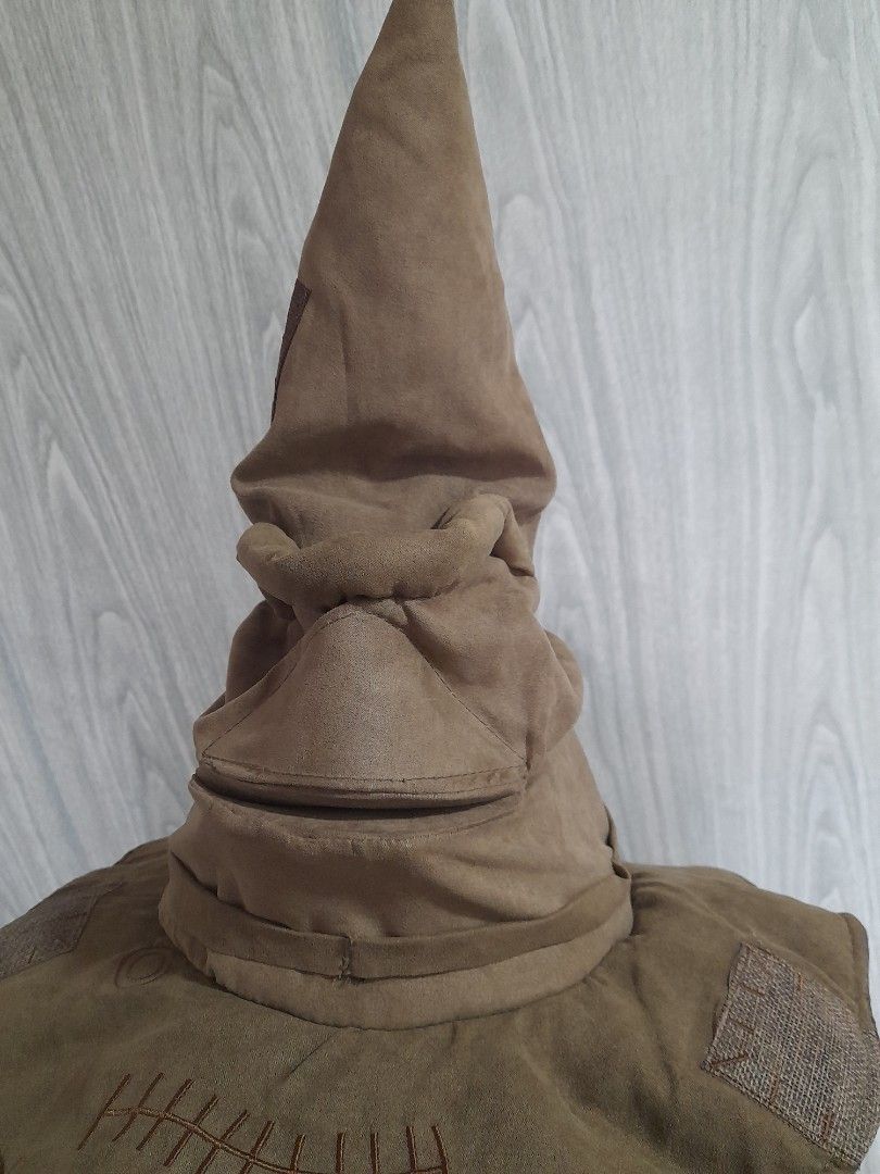 SORTING HAT - Harry Potter Merch (Category: Western Merchandise) located in Cavite. Submitted by csdepot (Listing ID 1459620495, Image 2). Description: sorting hat authentic not sure if still talking as is where is rfs: moving out.